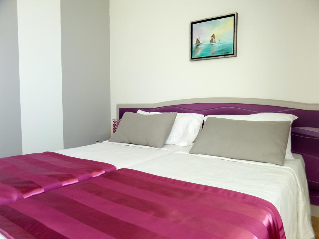 Logis Kermoor & Spa Hotel Plogoff Room photo